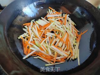 蒜苗苤蓝炒肉丝的做法步调：5
