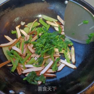 苔菜炒豆干的做法步调：11