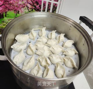 猪肉芹菜蒸饺的做法步调：7