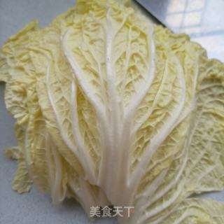 水腿肠拌利剑菜的做法步调：1