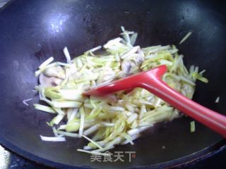 蘑菇炒韭黄的做法步调：8