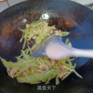 蛤蜊肉炒莴笋的做法步调：7
