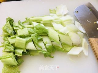 羊油滋啦炒小利剑菜的做法步调：2