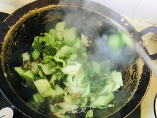 羊油滋啦炒小利剑菜的做法步调：5