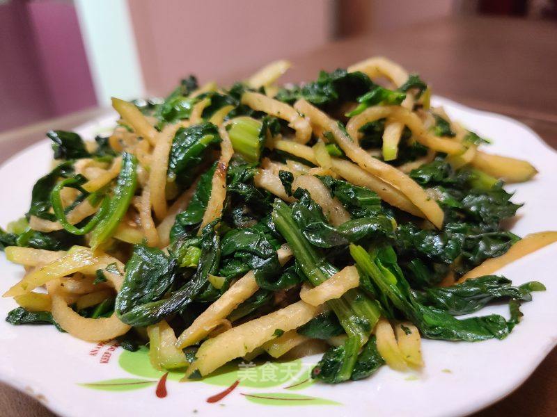 菠菜炒利剑萝卜丝的做法