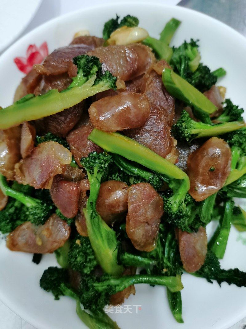 香肠炒西兰花的做法