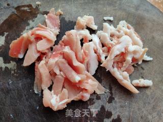 包菜木耳炒肉片的做法步调：4