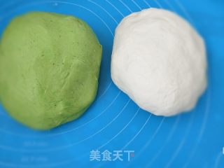 寿桃豆沙包的做法步调：2