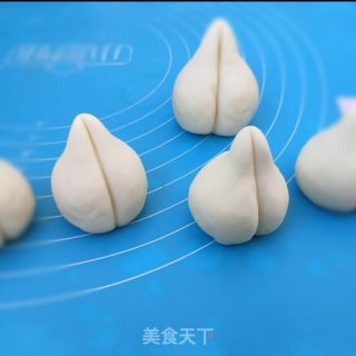 寿桃豆沙包的做法步调：5