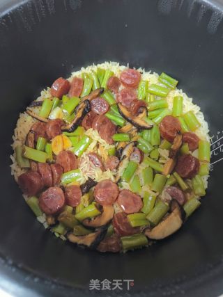 四时豆香肠焖饭的做法步调：10