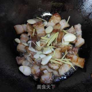 五花肉咸菜苦笋煲的做法步调：6