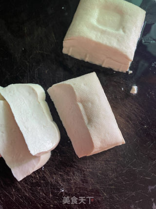 蒜苗豆腐的做法步调：2