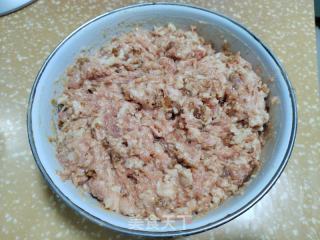 猪肉萝卜馅油煎饼的做法步调：1