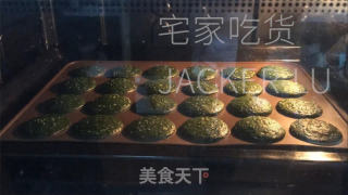 抹茶芝麻薄坚饼，酥酥坚坚，做法简朴，越嚼越喷鼻。的做法步调：10