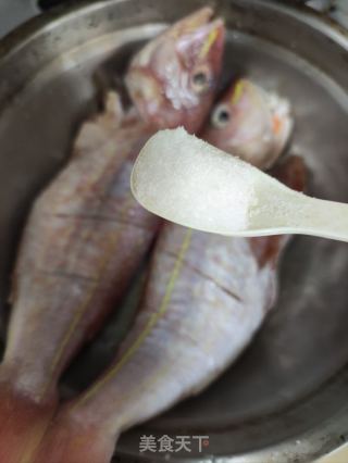 鸳鸯白三鱼的做法步调：2