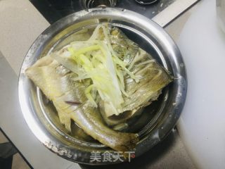 浑蒸黄花鱼的做法步调：6