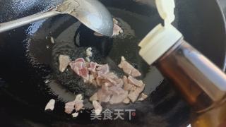 心蘑苦椒炒肉的做法步调：3