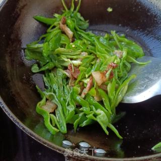 薄皮椒回锅肉的做法步调：9