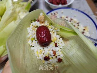 玉米叶八宝粽的做法步调：7