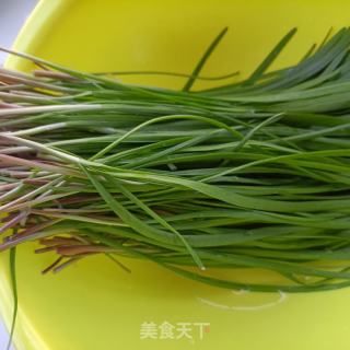 排骨汤炒韭菜的做法步调：3