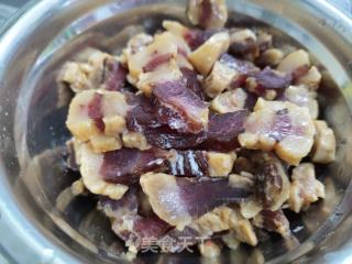 萝卜干炒腊肉的做法步调：2