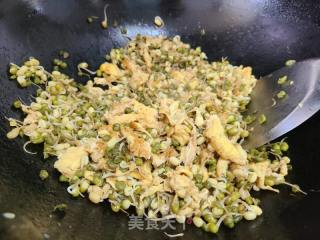 绿芽菜炒鸡蛋的做法步调：3