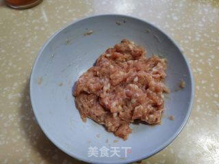 肉终喷鼻椿的做法步调：1