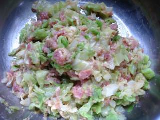 菜肉玉米里团子的做法步调：13