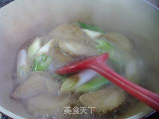 年夜葱烧陈素鸡的做法步调：10