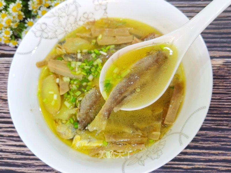 滋味陈好可谓一尽/小黄鱼笋干汤的做法