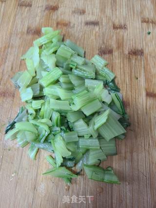 莙荙菜杆炒黄豆的做法步调：1