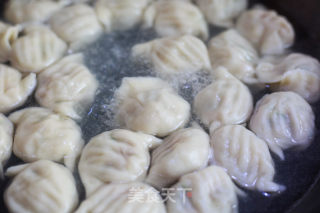 槐花猪肉馅火饺的做法步调：10