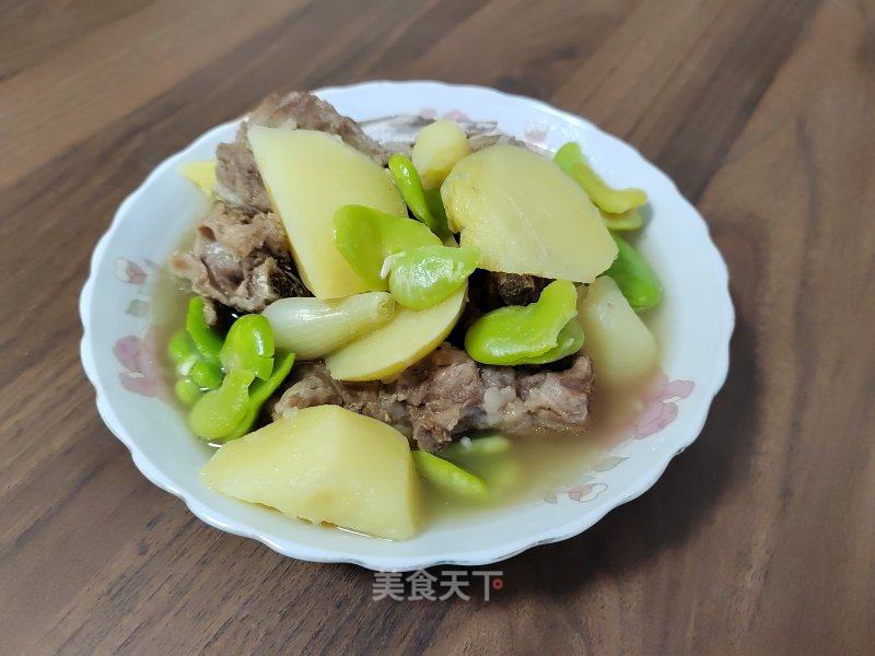 蚕豆土豆排骨汤的做法