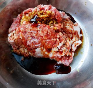 猪肉葱喷鼻火煎包的做法步调：6