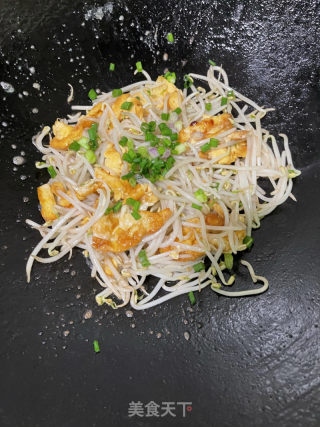 芽菜炒鸡蛋的做法步调：11