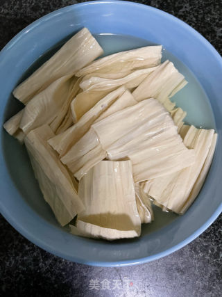 腐竹蒸牛肉的做法步调：2