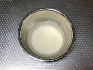 宝宝京彩肥肉粥的做法步调：1