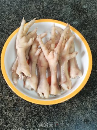 白烧鸡爪的做法步调：2