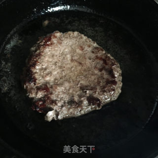 牛肉饼包菜沙推的做法步调：5