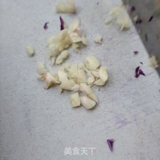 鸡腿肉拌紫苦蓝的做法步调：3