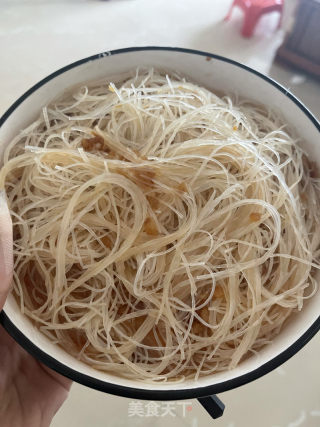 蒜蓉粉丝带子的做法步调：8