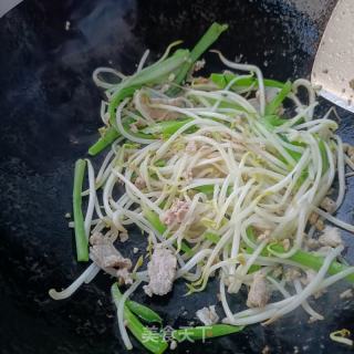 菜芯肉沫炒绿芽菜的做法步调：9