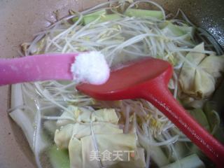 绿芽菜瓠子肉里结汤的做法步调：7