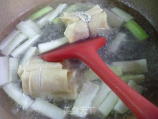 绿芽菜瓠子肉里结汤的做法步调：5