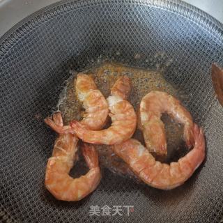 笋干油豆炒利剑虾的做法步调：14