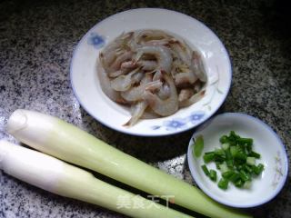 海利剑虾炒茭利剑的做法步调：1