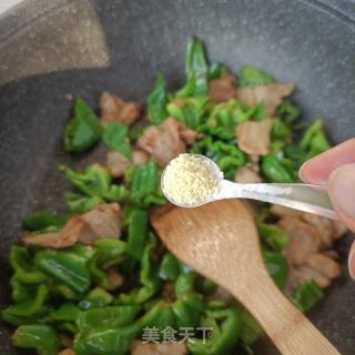 粗五花炒皱皮椒的做法步调：8