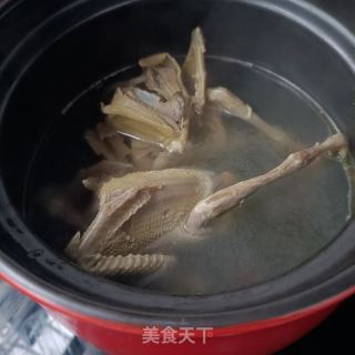 黄芪鸽子汤的做法步调：8