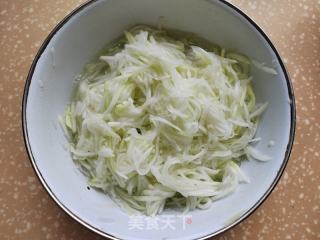 蒲瓜肉馅煎饺的做法步调：1