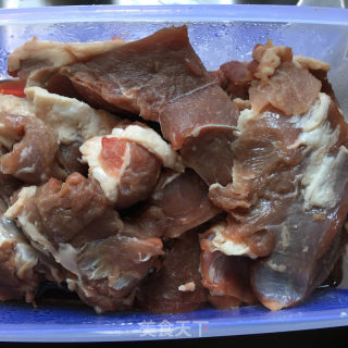 羊肉炖萝卜的做法步调：1